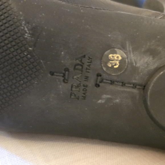 Prada black leather boots size 38 - Picture 4 of 4